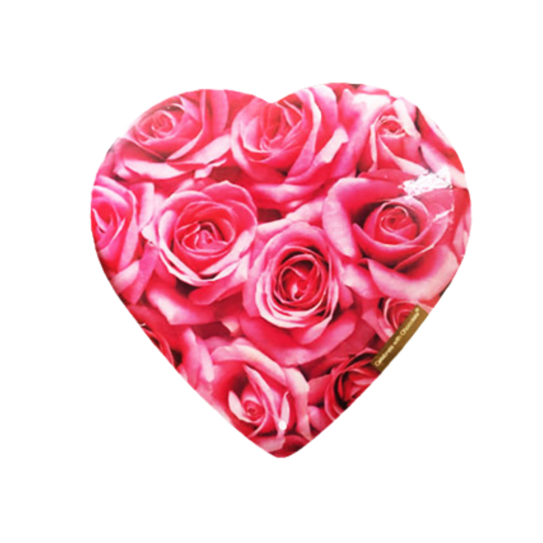 Caja de corazón cubierta de rosas rosas Celebrate with Chocolate.