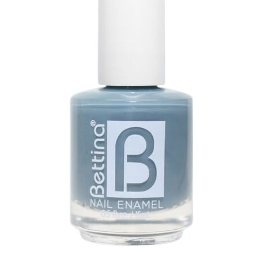 Esmalte Bettina Livid burdeos oscuro uñas elegantes y misteriosas